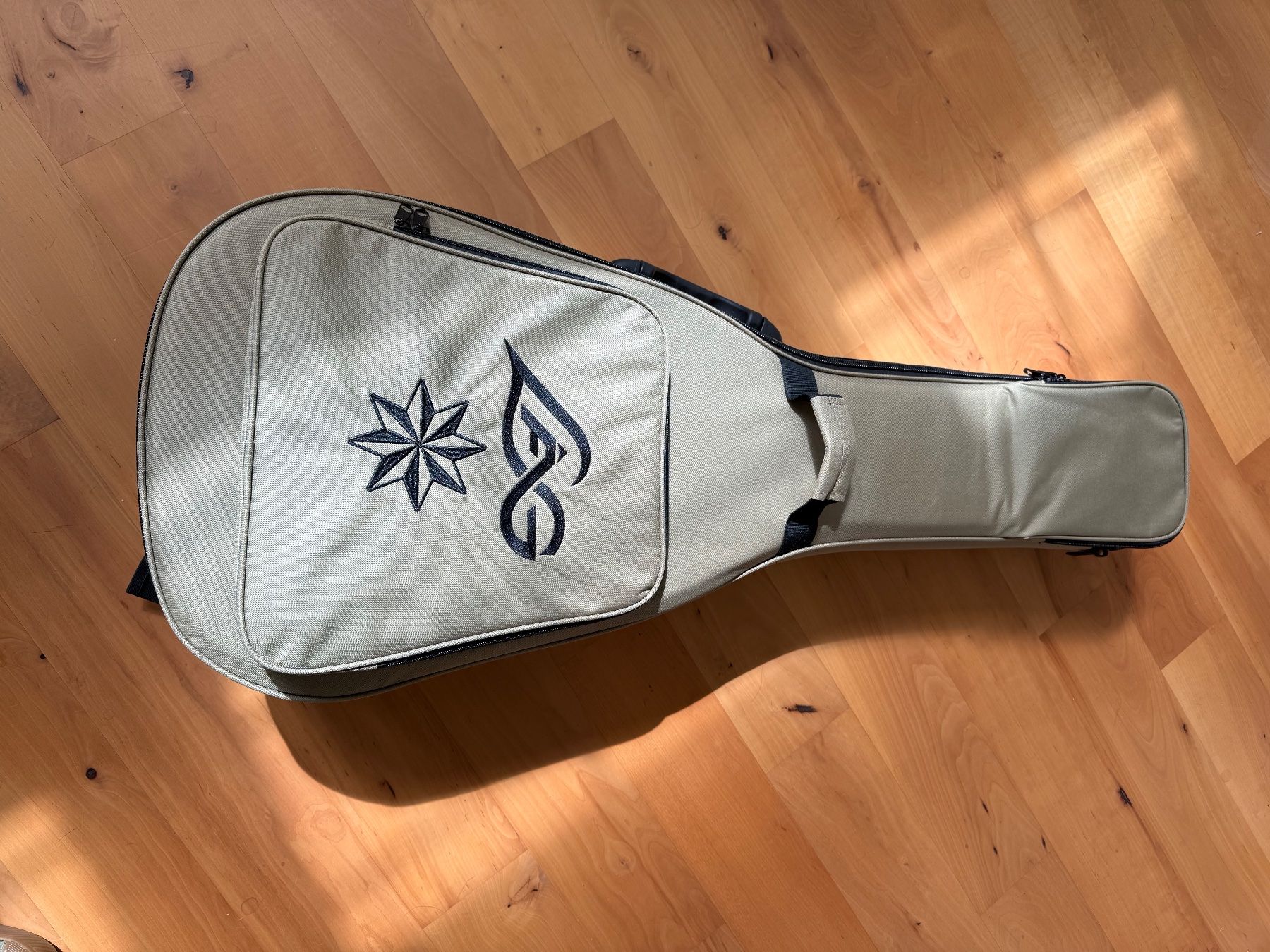 Strumenti musicali: LAG GLA Escapade-GTE Reisegitarre – Nuovo (secondo la descrizione) da Ulisbach venduto da FeuerVogel68 3