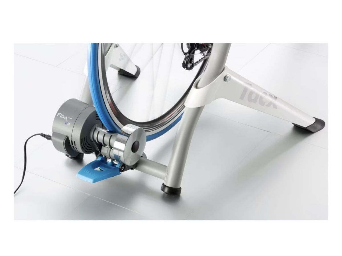 Tacx Hometrainer: Tacx Flow Smart Rollentrainer – Usato da Moosseedorf venduto da Missundercover8 2