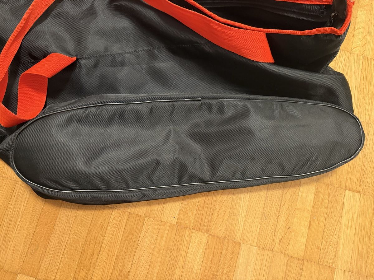 Adidas Borse: Tasche Adidas schwarz rot – Usato da Jona venduto da Good_luck_ 3