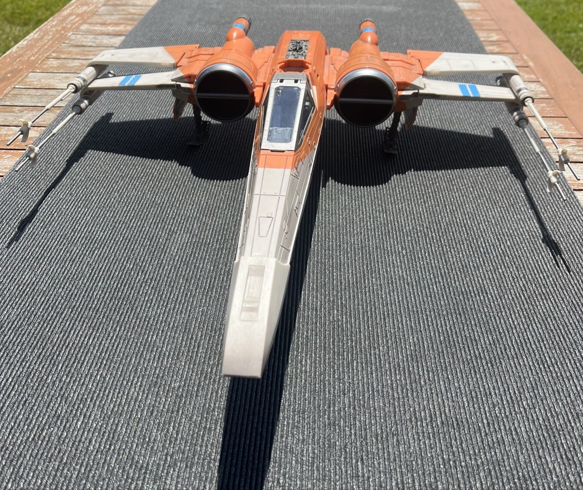 Hasbro Kit di modellismo & Modellini statici: HASBRO Star Wars Poe Damerons X-Wing Fighter – Usato da Küsnacht ZH venduto da hedwig_321 1