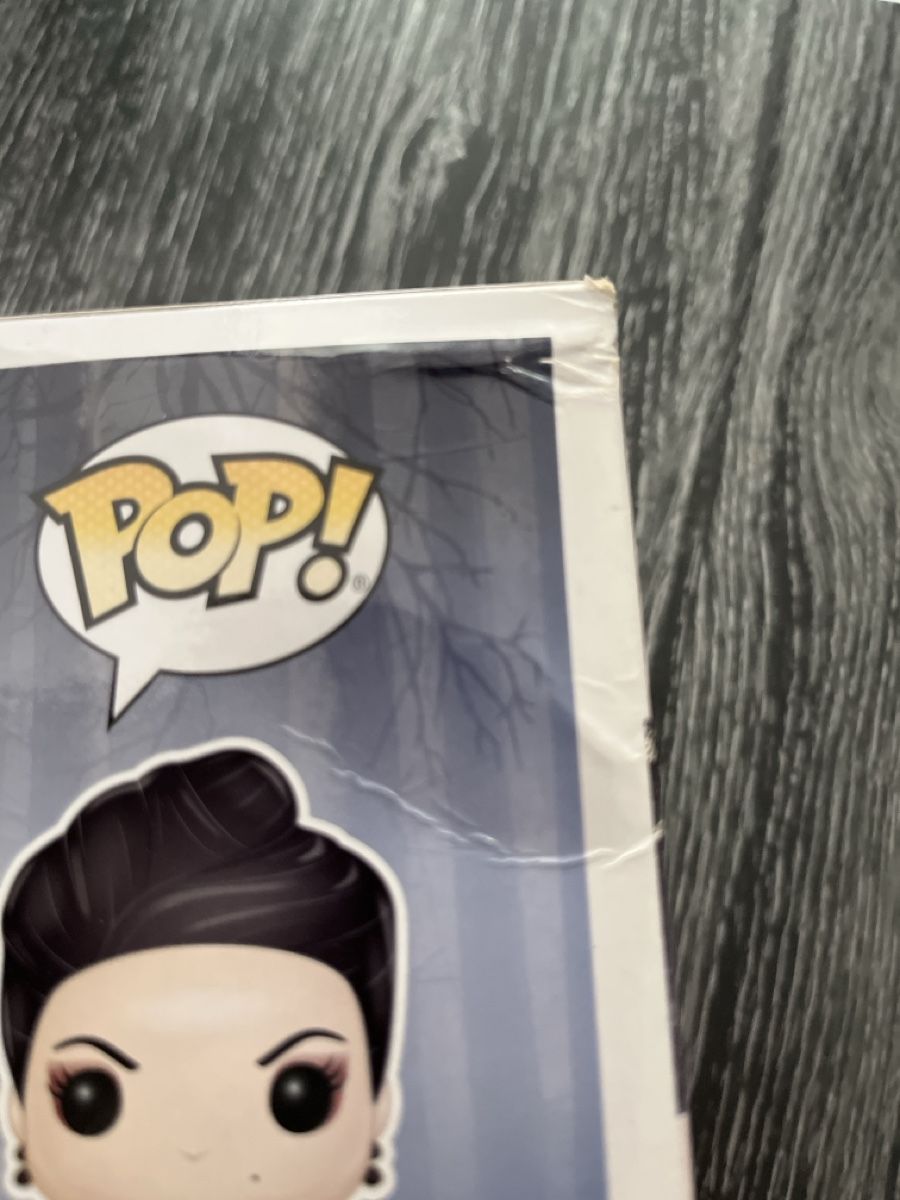 Funko Statuette: Funko pop Once Upon a time Regina with Fireball 382 – Usato da Yverdon-les-Bains venduto da vin_95zk 7