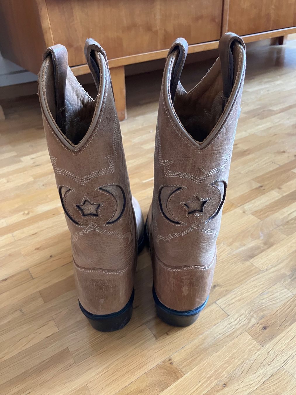 Scarpe per ragazze: Mädchen Cowboy Stiefel Gr. 33 – Usato da Basel venduto da Hamburg82 2