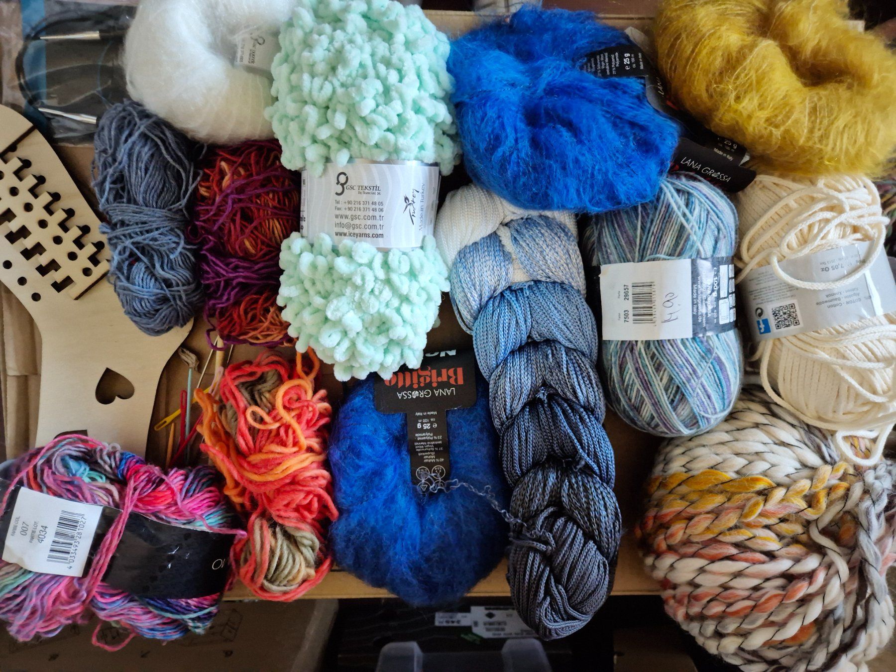 Lana: Destockage pelotes laine – Nuovo (secondo la descrizione) da Bulle venduto da nora169