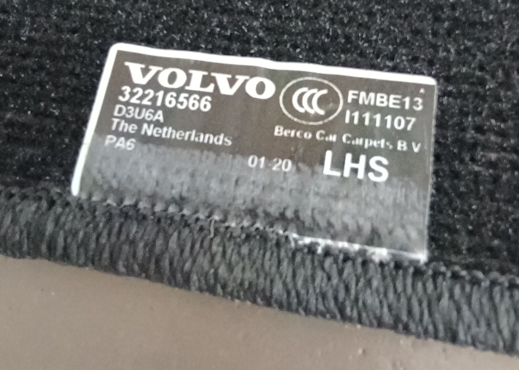 Volvo Tappeti & Tappetini: Volvo XC60 original Textilfussmatten Bodenmatten – Nuovo (secondo la descrizione) da Teufen ZH venduto da bee50two 4