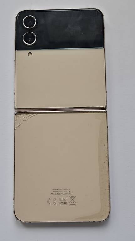 Portables: Samsung Z Flip 4  – D'occasion à Zürich par voj_b2yn