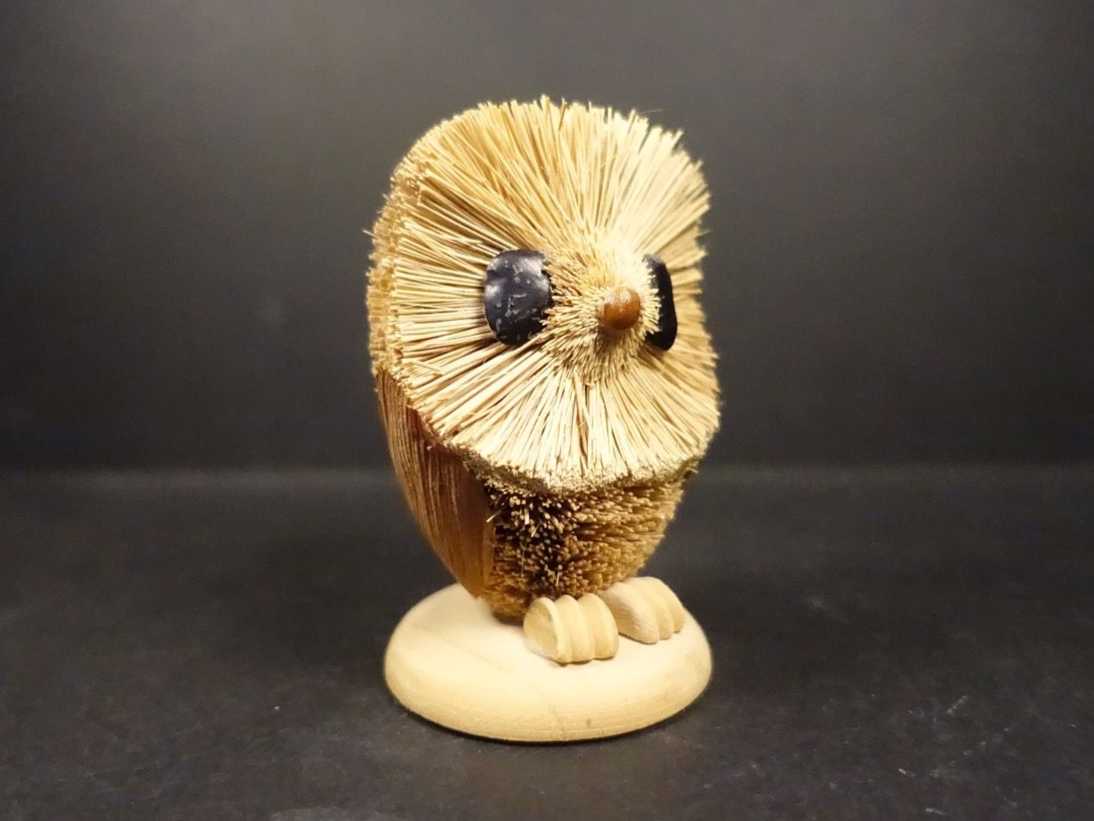 Statuette: Kleine Eule aus Stroh und Holz – Usato da Russikon venduto da Eulenfeder 2