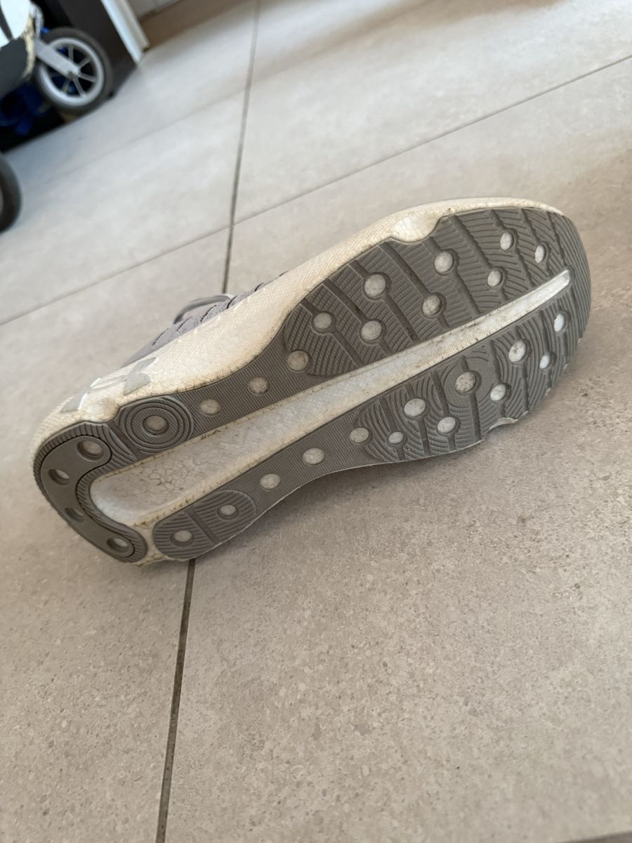 Scarpe da uomo: Under Armour Infiniti  Grösse Nr. 44 – Usato da Dübendorf venduto da diamondmanager 2