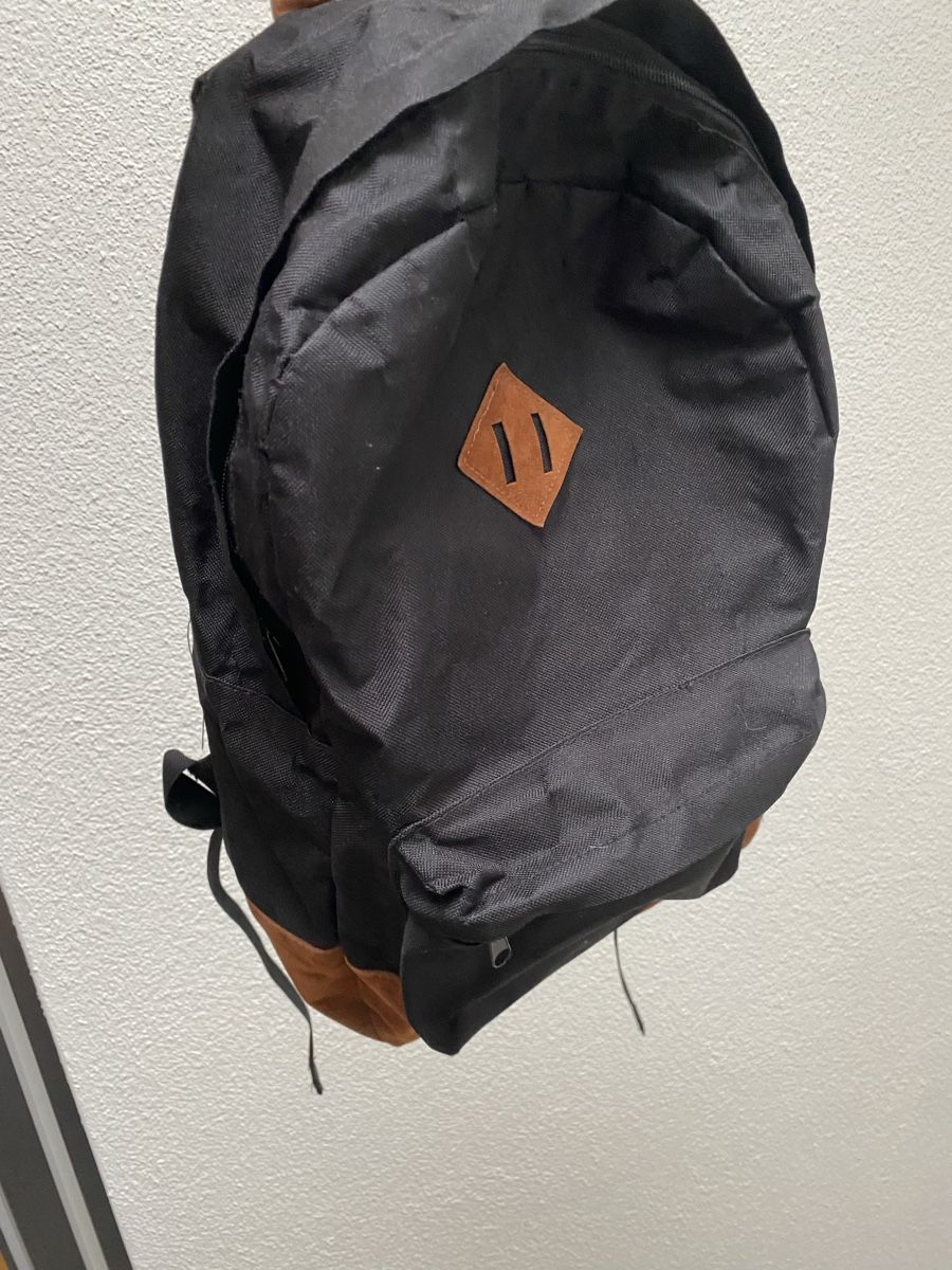 Zaini: Rucksack schwarz – Usato da Luzern venduto da oli_6x2r