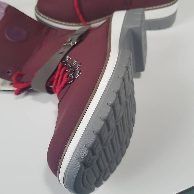 Scarpe da donna: Neue Winterstiefel, weinrot, Gr.41 – Usato da Adelboden venduto da Bemako 1