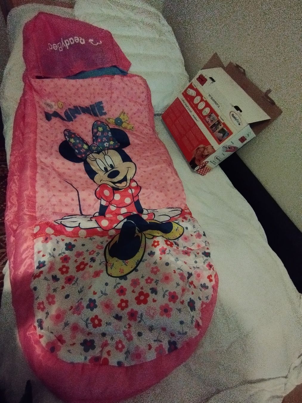 Disney Giocattoli: ReadyBed Minnie Mouse Luftbett 150 cm rosa – Usato da Ostermundigen venduto da Dinge1 5