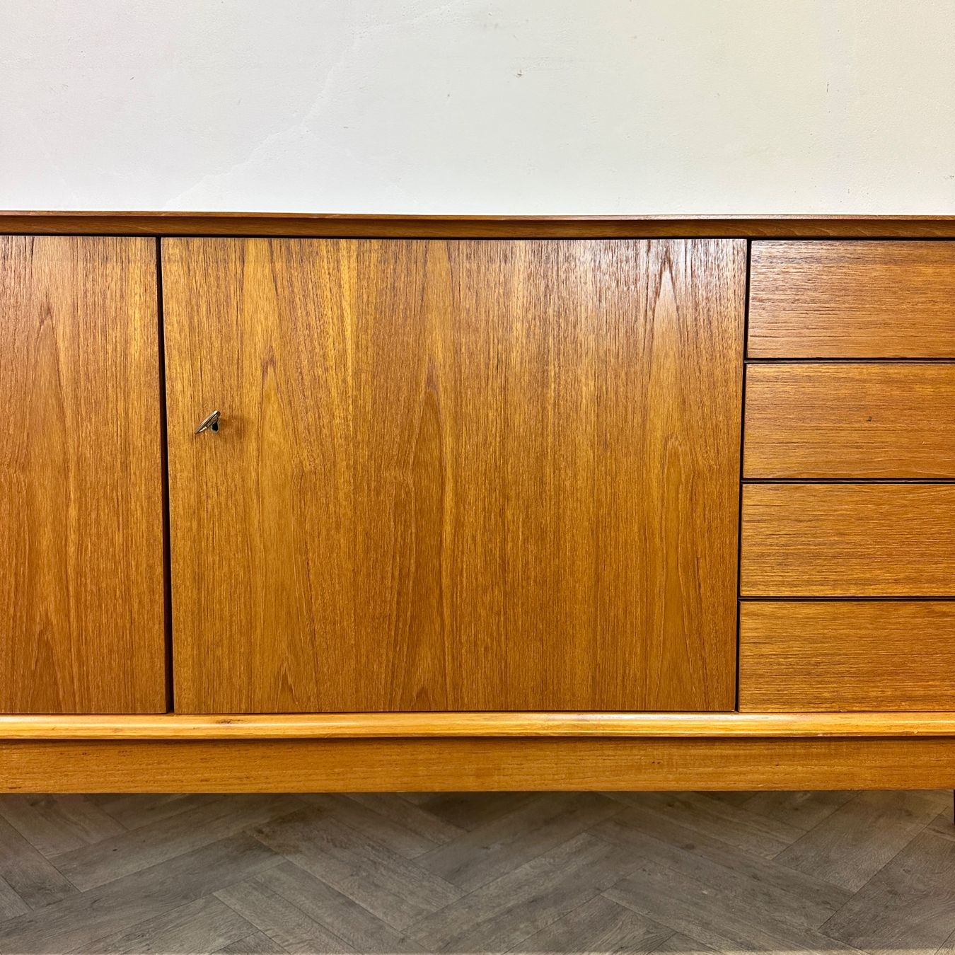 Cassettiere: Mid Century dänisches teak Sideboard – Usato da basel venduto da vintory.ch 6