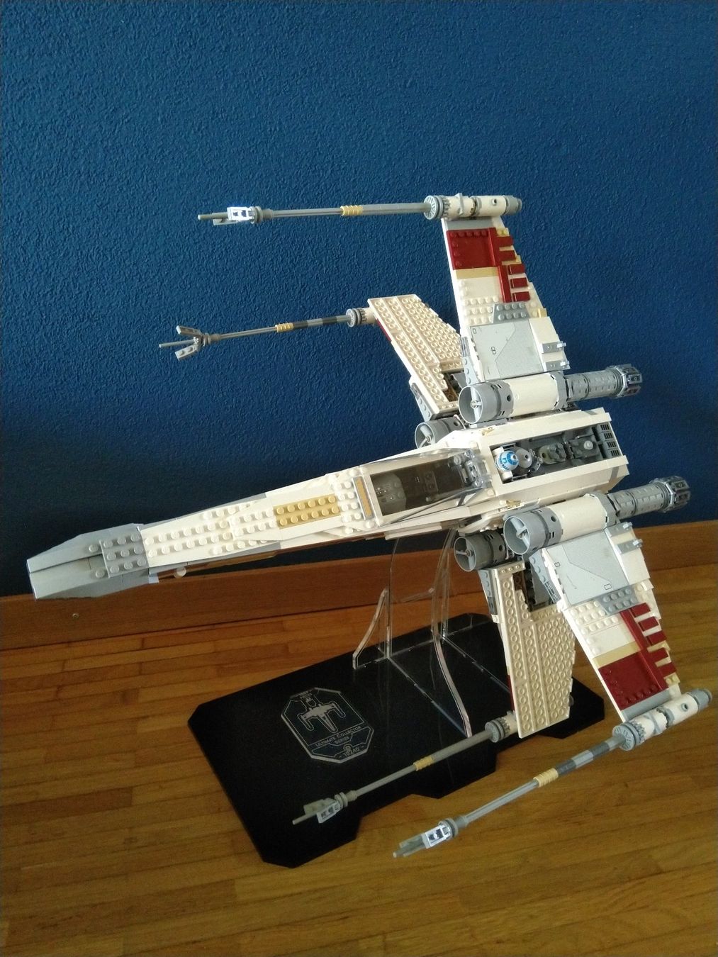 Star Wars Kit di costruzioni: Star Wars X-Wing 10240 mit Plexiglas Stativ – Usato da Malters venduto da L0BO 1