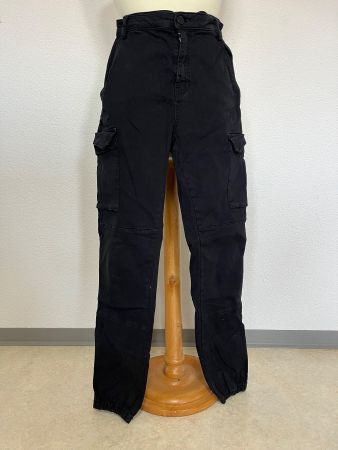 Schwarze Cargo Hose, Gr. 36