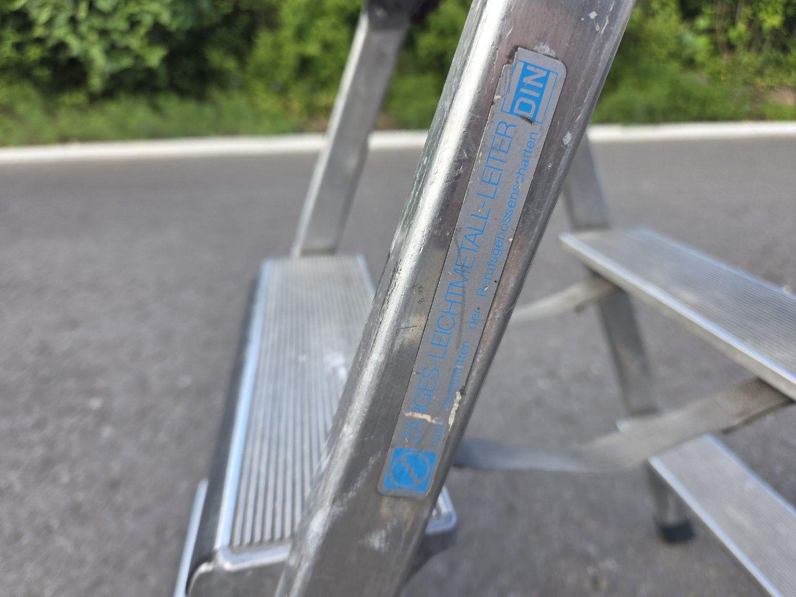 Zarges Scale: Leichtmetall Leiter Trittleiter – Usato da Niederglatt ZH venduto da Conucci 1
