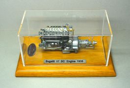 CMC 1:18 / Motor-Aggregat Bugatti 57 SC, 1938