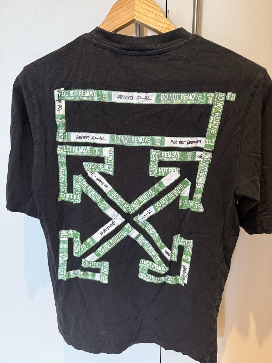 Off-White T-shirts: Off-White Black Tee-Shirt – D'occasion à Genève par SG_73 1