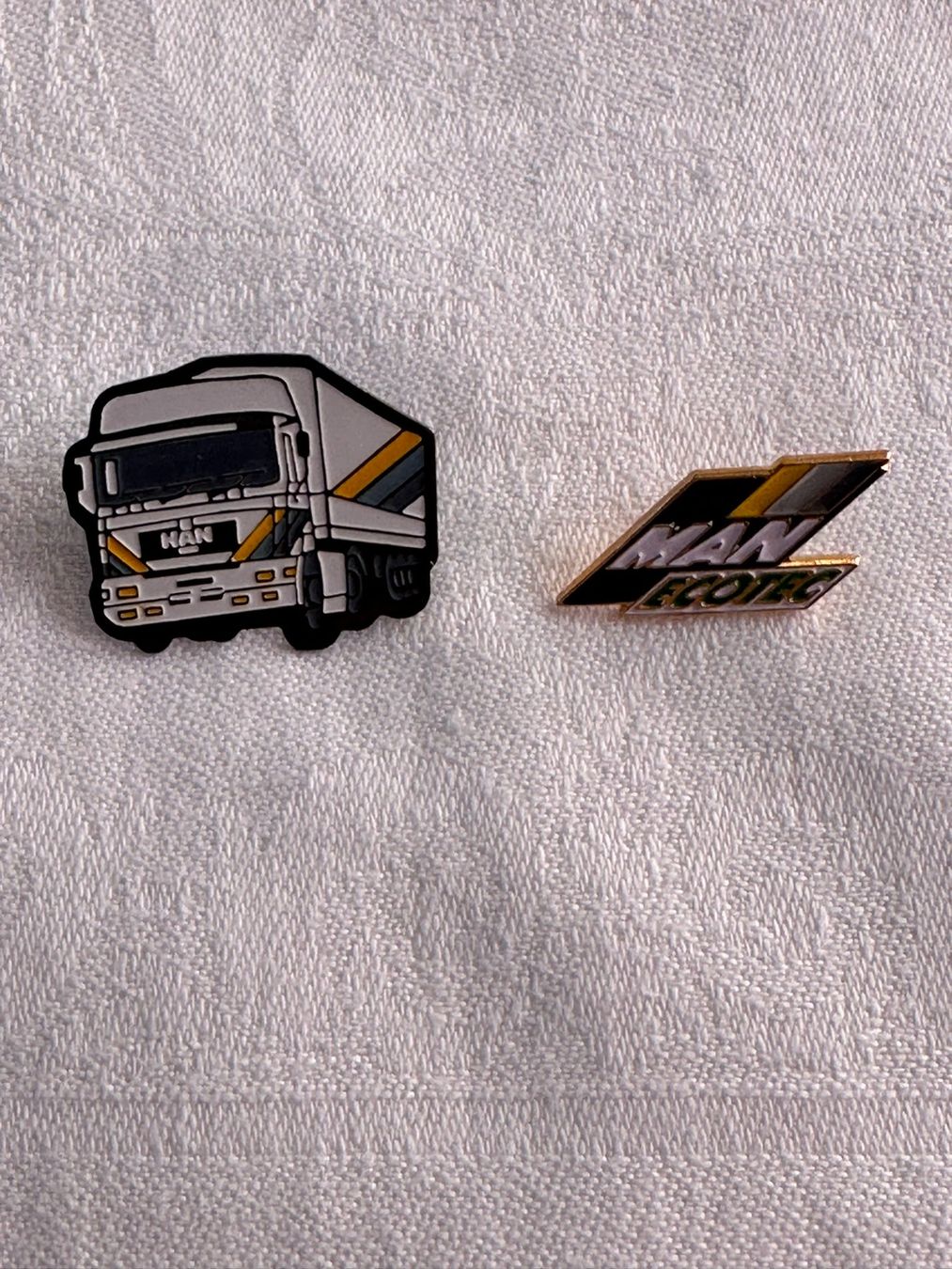 Man Plaquettes & Badges: Pin's MAN – D'occasion à Pfäffikon SZ par elfenhaar