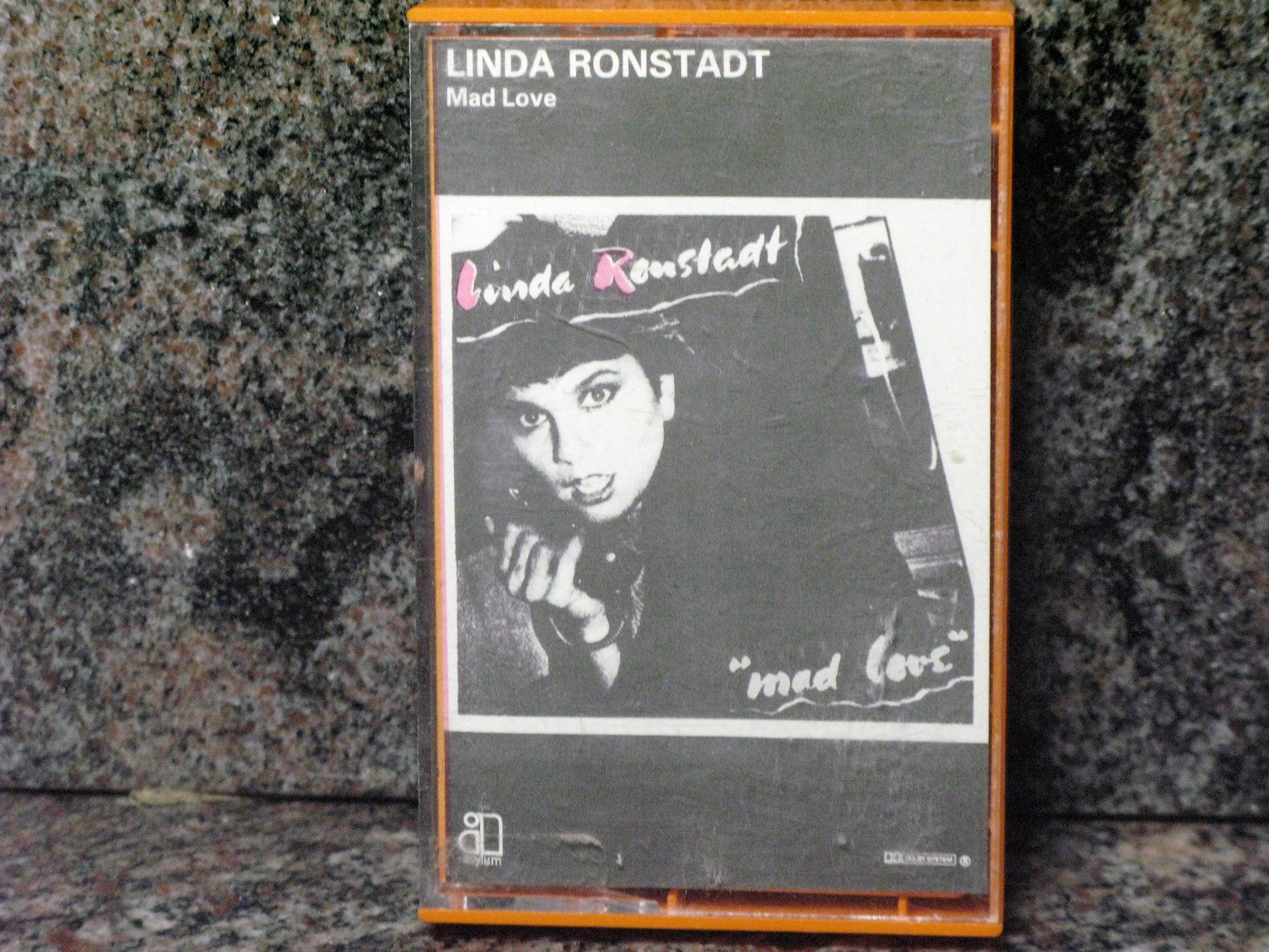 Musicassette: LINDA  RONSTADT   Mad  Love – Usato da Langnau i. E. venduto da gf2_29jt