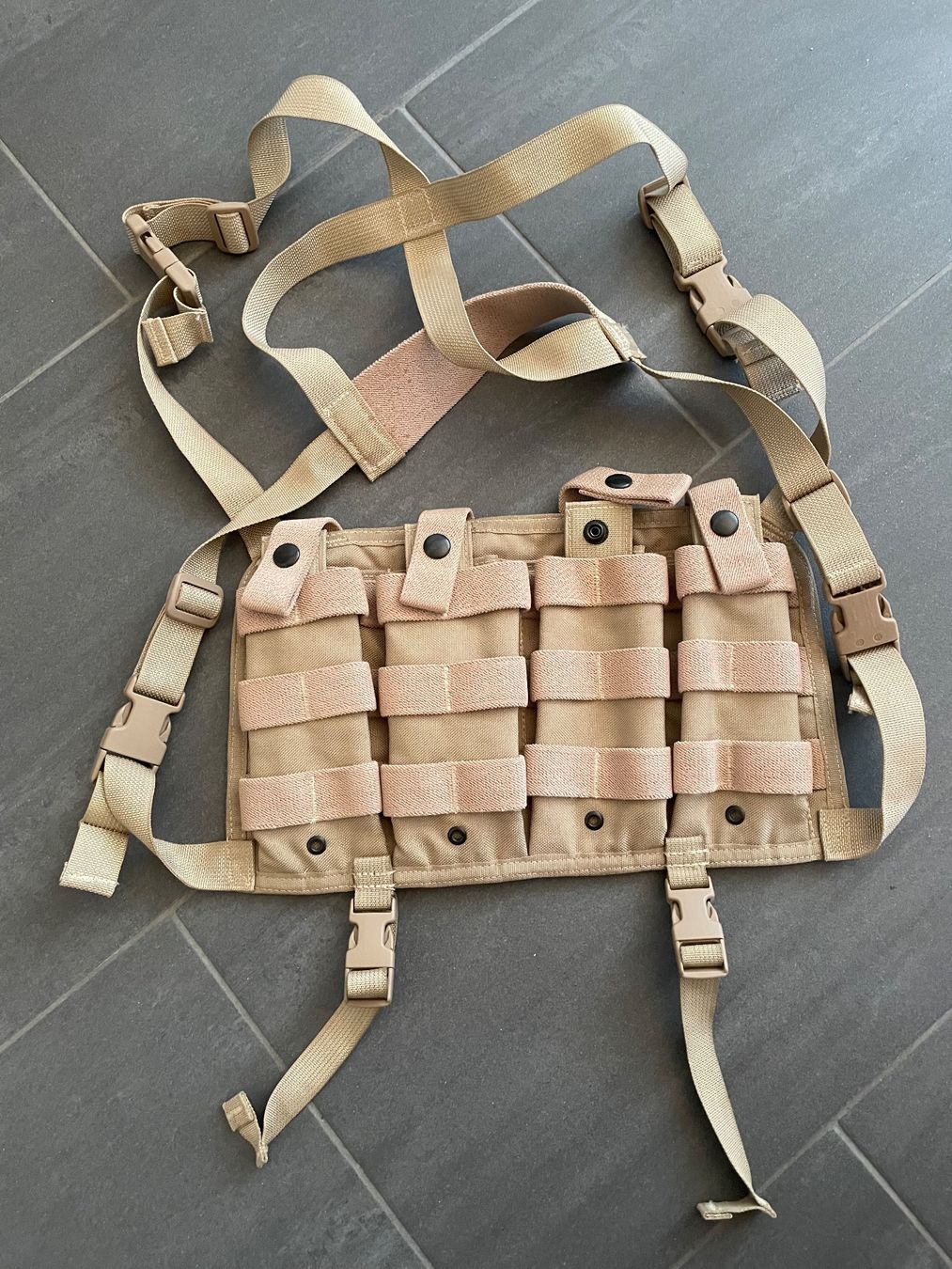 US Army Uniformi: Chest rig SPEC-OPS pour M16 / M4 etc – Nuovo (secondo la descrizione) da Oberbütschel venduto da Woodie2005