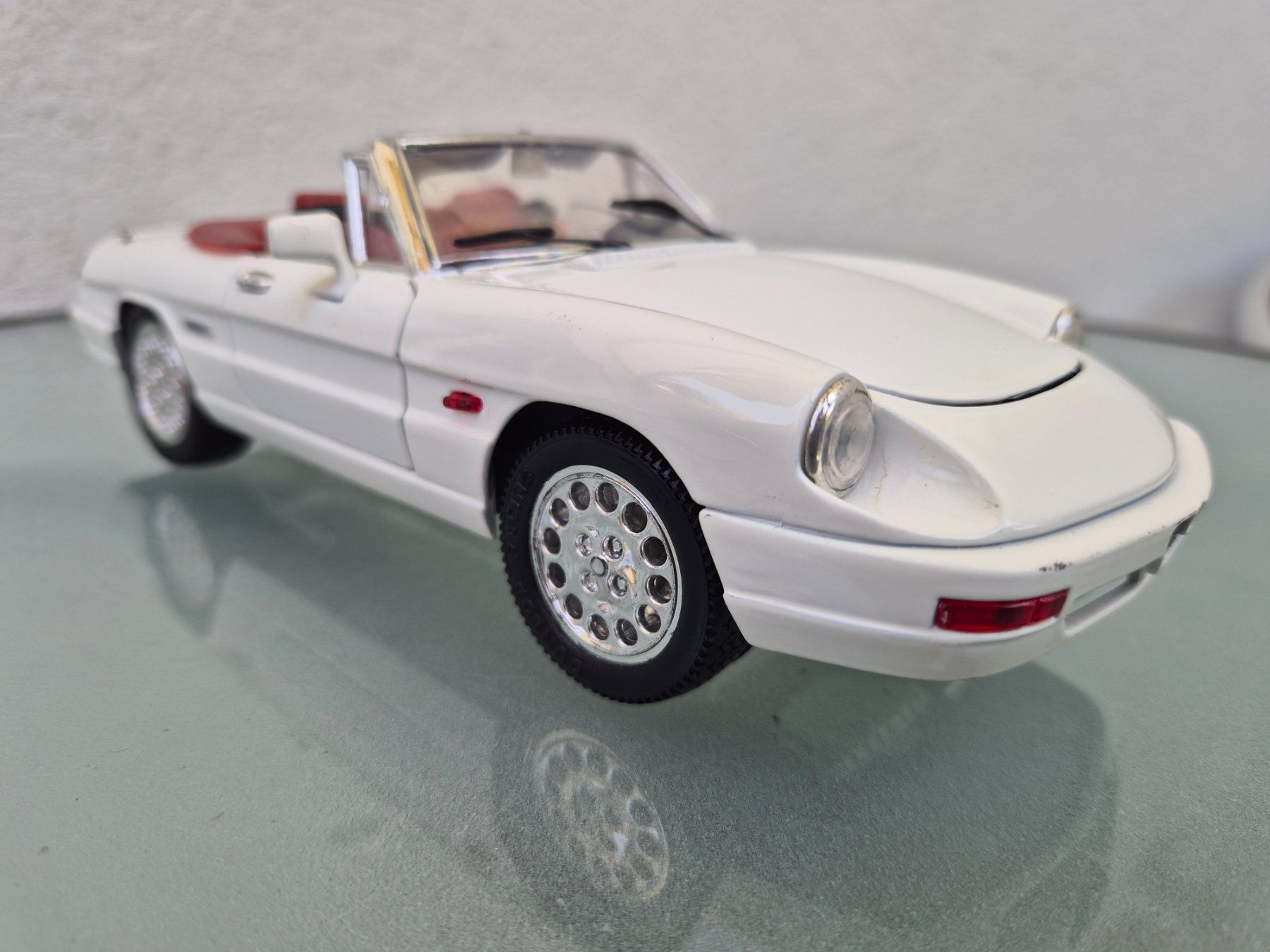 Alfa Romeo Modellini d'auto: Alfa Romeo Spider von Universal Hobbies 1:18. – Usato da Oberbuchsiten venduto da laffite54 2
