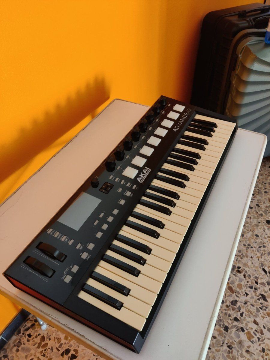 Akai Strumenti musicali: Akai Professional Advance 49 MIDI Keyboard Controller – Usato da Novazzano venduto da cri_kd9t 3