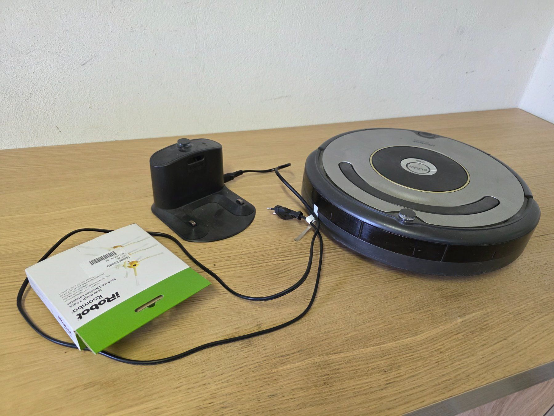 Irobot Aspirapolveri & Accessori: iRobot Roomba 616 Saugroboter + X3 Ersatzbürsten – Usato da Badäl venduto da RYzeR9980X4D