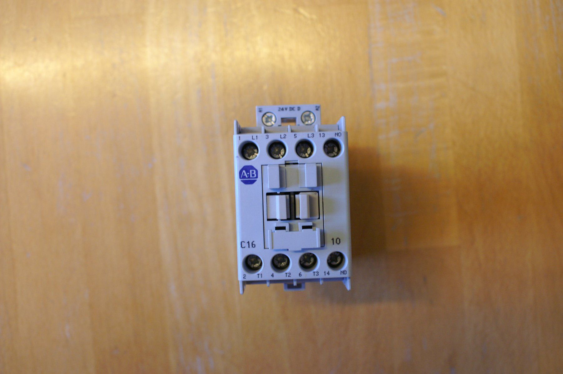 Composants électroniques: Leistungsschütz 7.5 kW – Neuf (Voir description) à Grub AR par SLBCM75