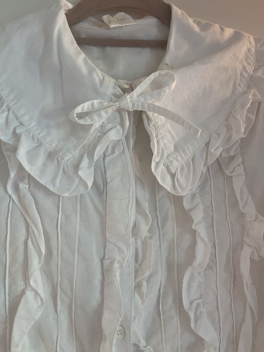 Blusen: Weisse Bluse mit Rüschen vintage coquette – Gebraucht aus Zürich von Closetbesties 1