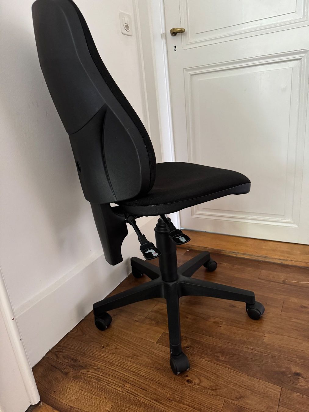 Sedie a rotelle: Fauteuil de bureau ergonomique Topstar noir – Usato da Lausanne venduto da ealloa 1