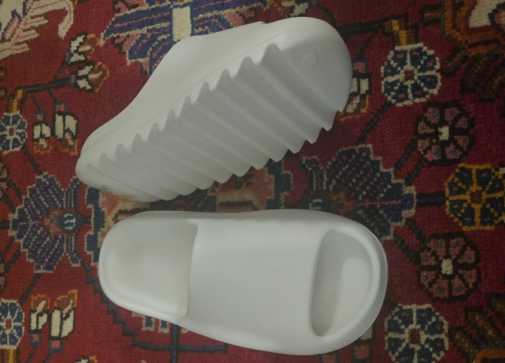 Scarpe da uomo: *New Yeezy Slides White YS-01 Size 7 – Usato da Buchs SG venduto da rei_7j5l 1