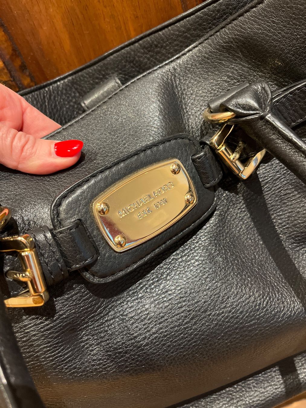 Michael Kors Taschen für Damen: Michael Kors Ledertasche schwarz – Gebraucht aus Pratteln von Daily88 3
