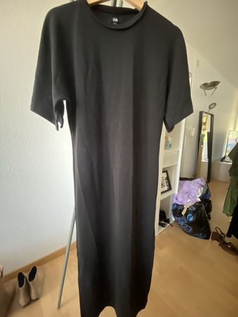 Schwarzes C&A Sommerkleid Gr. XS mit Schlitzen, Top Zustand
