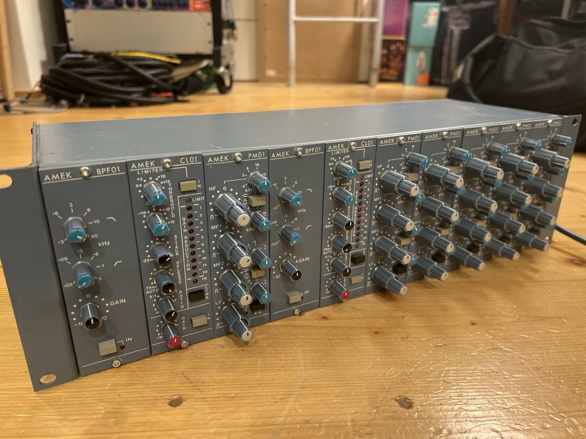 Console di mixaggio: Amek Rack (Limiter/Comp/EQ), Neve, 3HE – Usato da Effretikon venduto da Krizflew