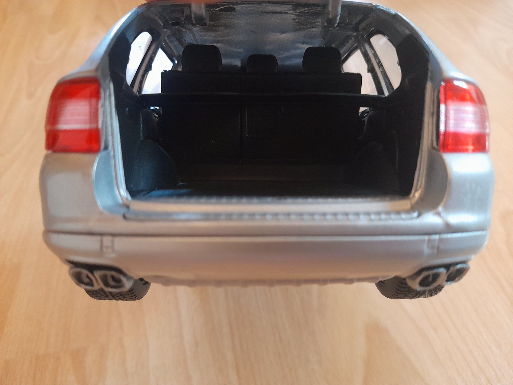 Maisto Modellautos: Porsche Cayenne Modellauto Maisto 1:18 – Gebraucht aus Lustmühle von chevi03 2