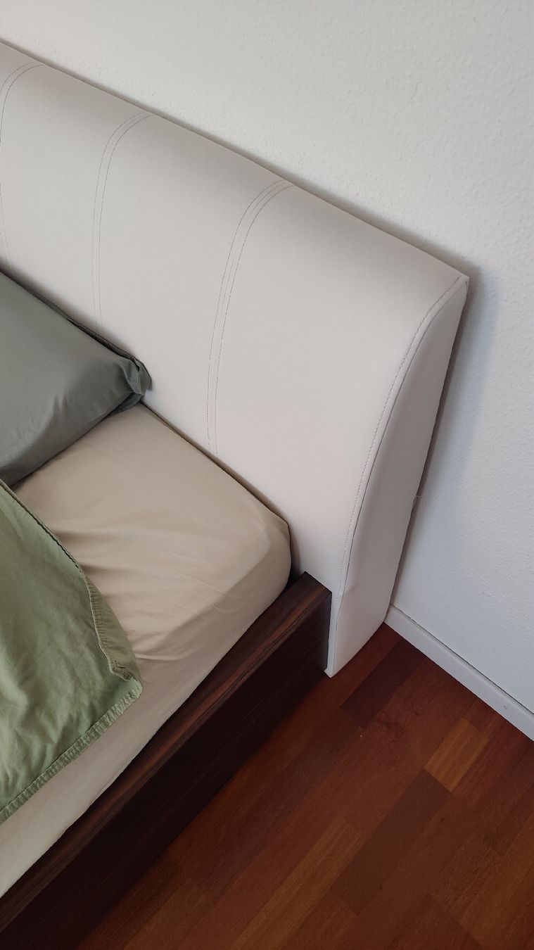 Betten: Bed with padded headboard, slatted base, 140x200 cm – Gebraucht aus Zürich von somma_gio 2