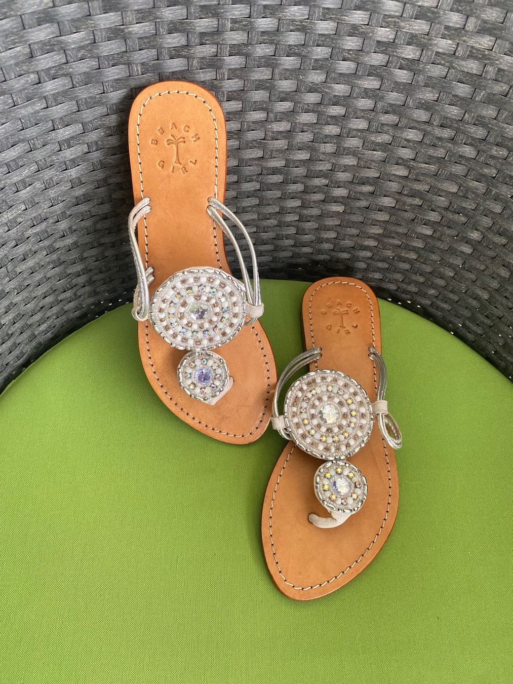Chaussures femmes: SUMMERTIME - stylische/edle Flip-Flops mit Décor, silber, 38 – D'occasion à Winkel par ferrari2022 2