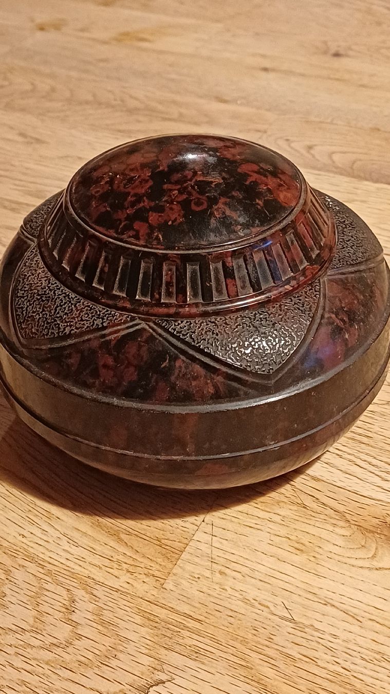 Tabacchi: Art Deco Tabaktose Bakelit – Usato da Flawil venduto da Naphtali 2