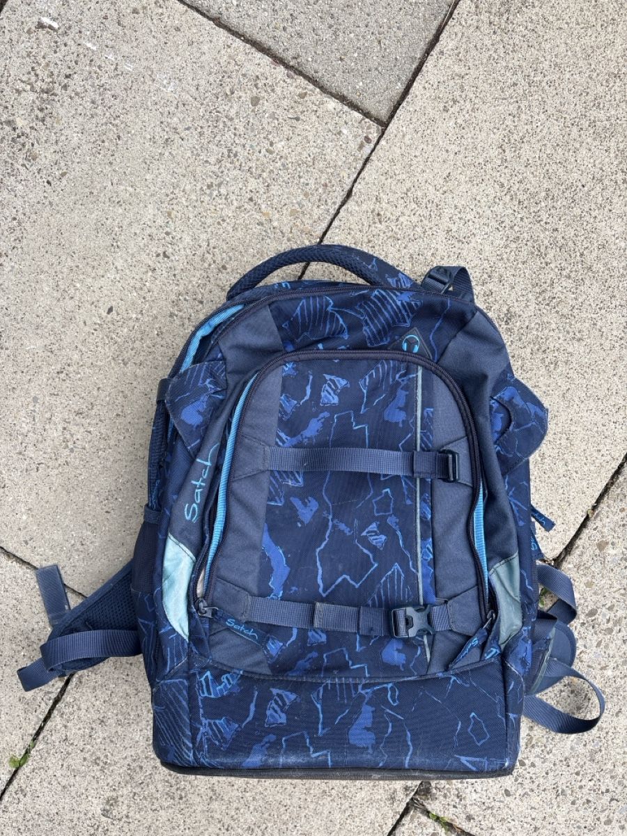 Satch Zaini: Rucksack Satch blau gemustert mit Gebrauchsspuren – Usato da Zürich venduto da Fuxion