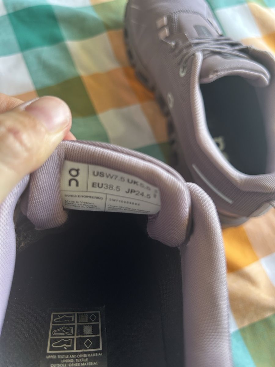 On Scarpe da donna: On cloud 38.5 waterproof  – Nuovo (secondo la descrizione) da Bigorio venduto da Sorr0209 2