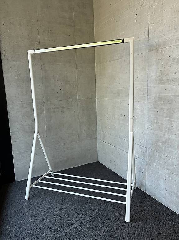 Sonstige Dekorationen & Accessoires: Kleiderständer aus Metall - Weiss – Gebraucht aus Bern von fan_fr72 1