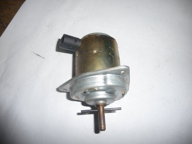 Renault Tutti pezzi di ricambio auto: Renault Gebläsemotor 77 00 828 624 – Nuovo e nell'imballaggio originale da Einsiedeln venduto da Renaultparts