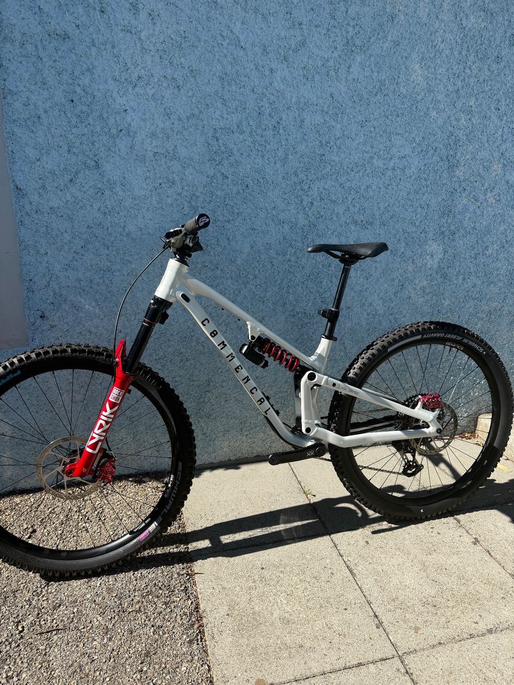 Commencal Velos: Commencal Meta v5 – Gebraucht aus Montalchez von lis_fq58 2