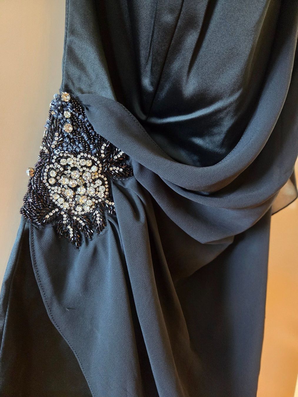 Vestiti: Cocktailkleid mit Strassapplikation – Nuovo e nell'imballaggio originale da Emmen venduto da GrabandGo 5