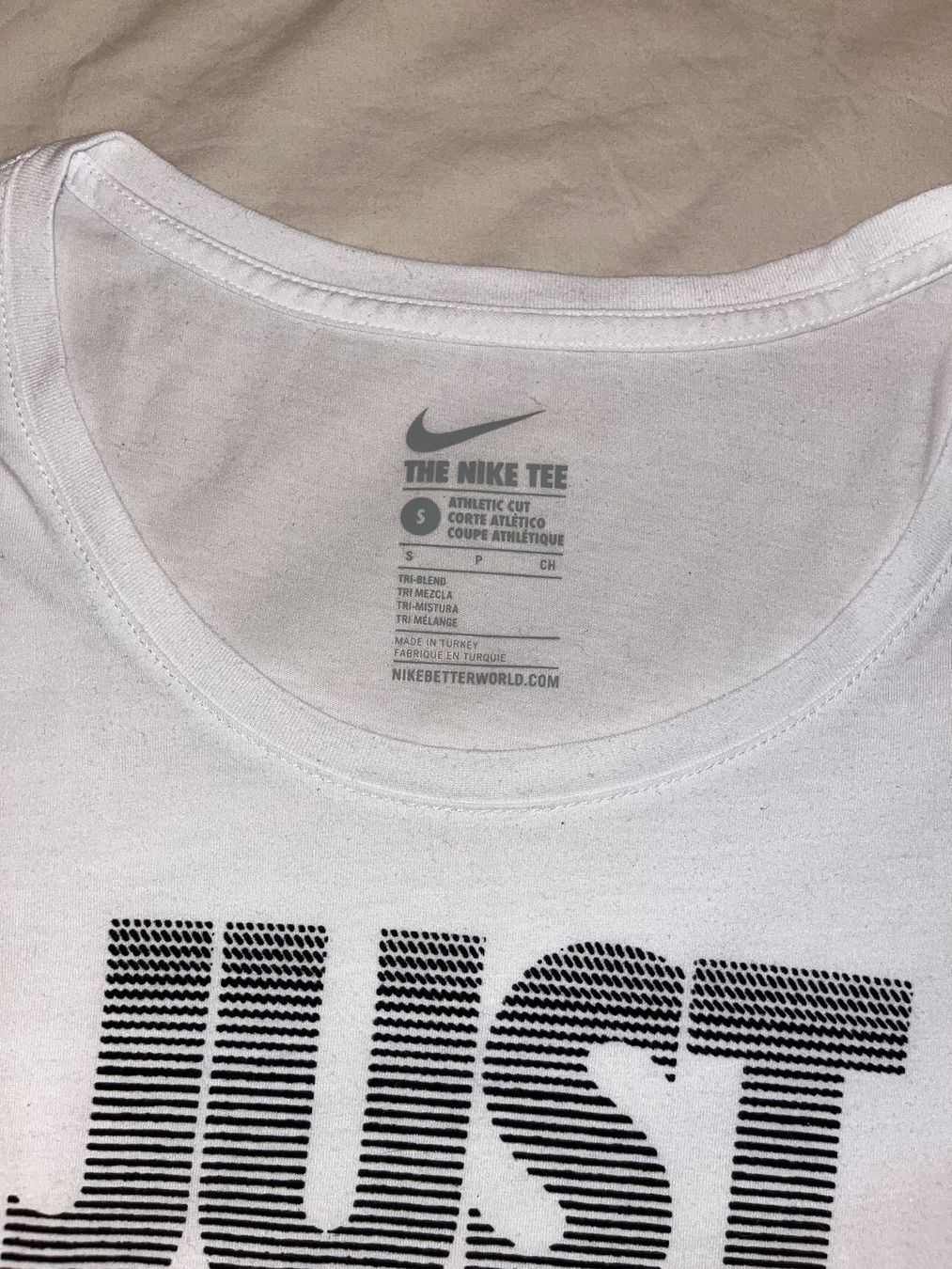 Nike T-Shirts: Weisses Nike T-Shirt "Just do it" , Grösse S – Gebraucht aus Basel von rey_d2s7 1