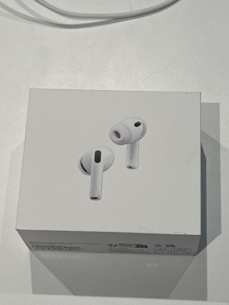 Apple Kopfhörer: Apple AirPods Pro 3 Neu – Neu und originalverpackt aus Olten von TonaF