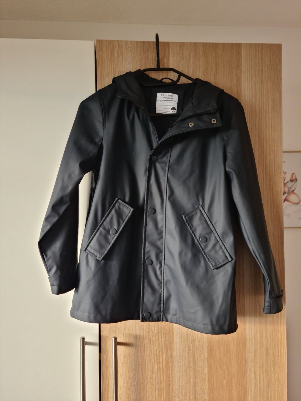 Primark Giacche: NEU Regenjacke Gr. 140 schwarz – Nuovo (secondo la descrizione) da Oberuzwil venduto da sab_58zf