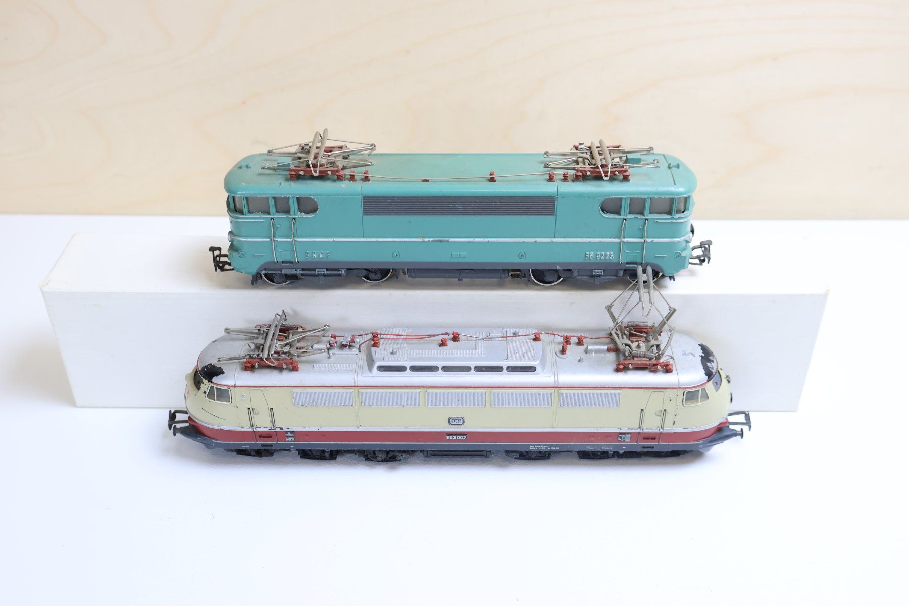 Märklin Modellini di ferrovie: Märklin SNCF E-Lok + TEE E-Lok - H0 Doppelpack – Usato da Winterthur venduto da Monstera 6