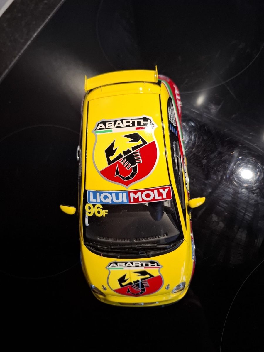 Fiat Modellini d'auto: Fiat Abarth 595 1/18 – Nuovo (secondo la descrizione) da Gampelen venduto da ste_r6hj 3