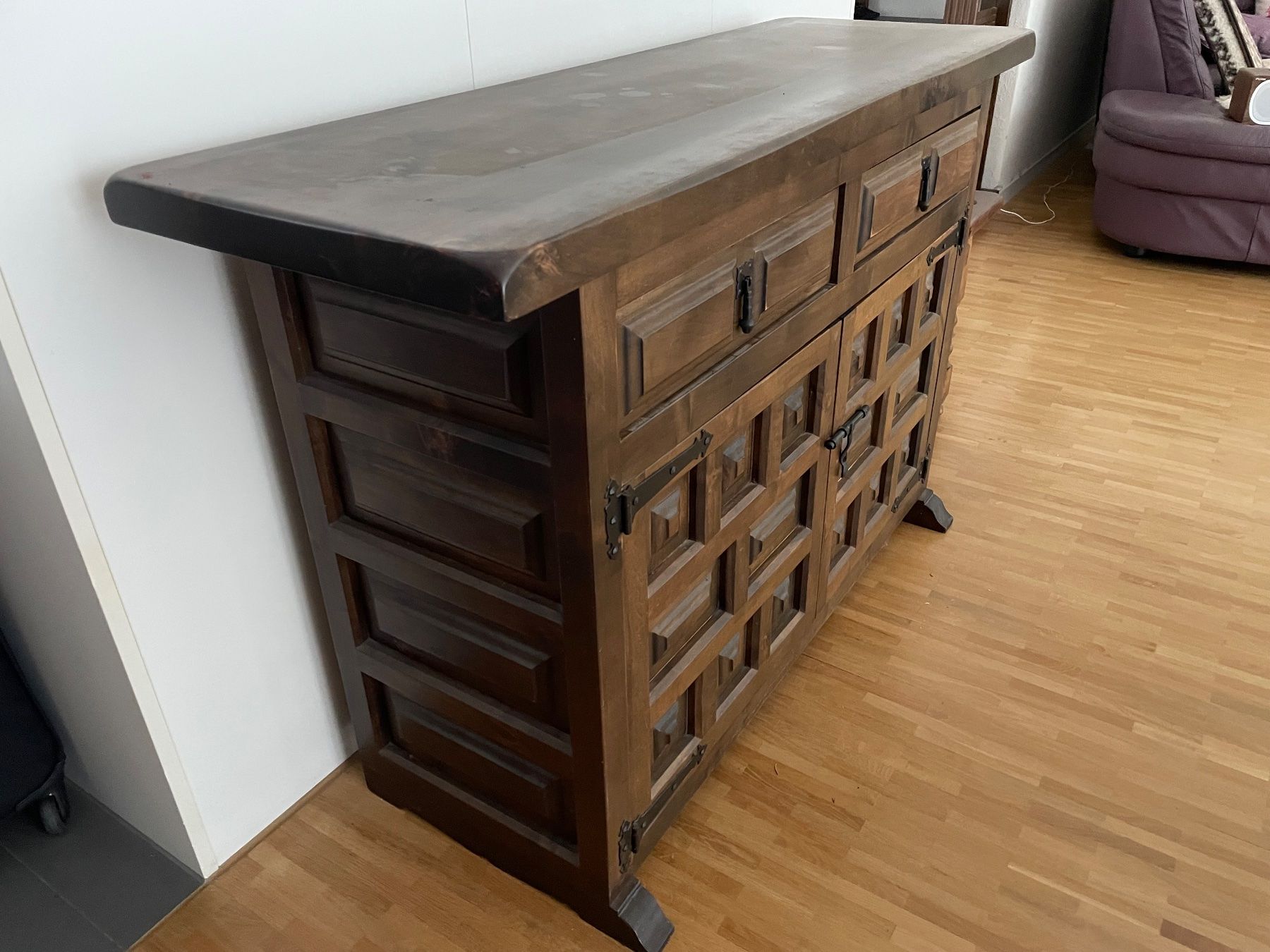 Cassettiere: Rustikale Anrichte/Sideboard spanischer Stil Schubladen/Türe – Usato da Winterthur venduto da moschtli20 1