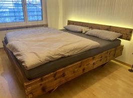 Schwebebett aus Kiefernholz